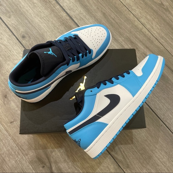 Air Jordan 1 Low UNC Men’s - Picture 6 of 9